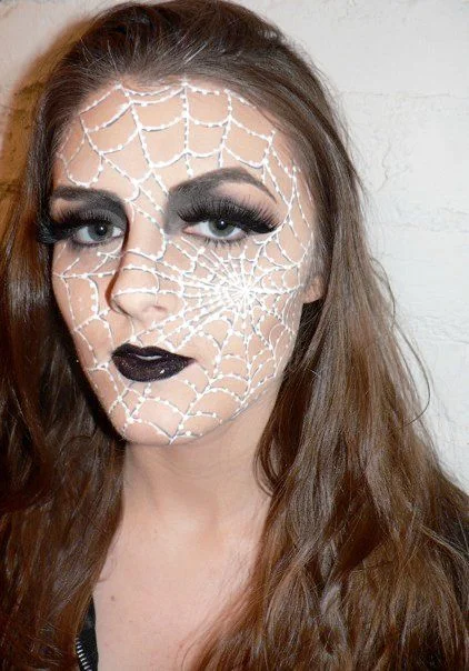 spider web face makeup
