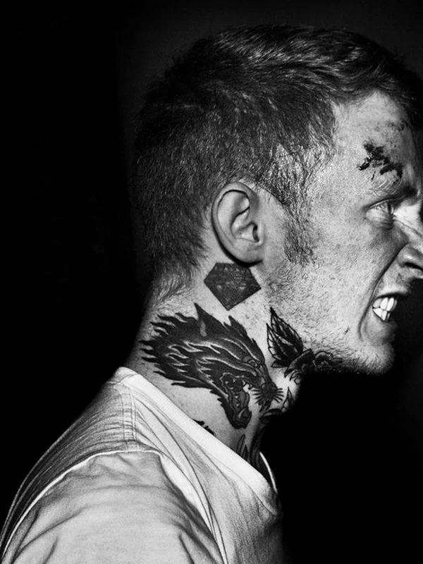 Creative Design of Neck Tattoos