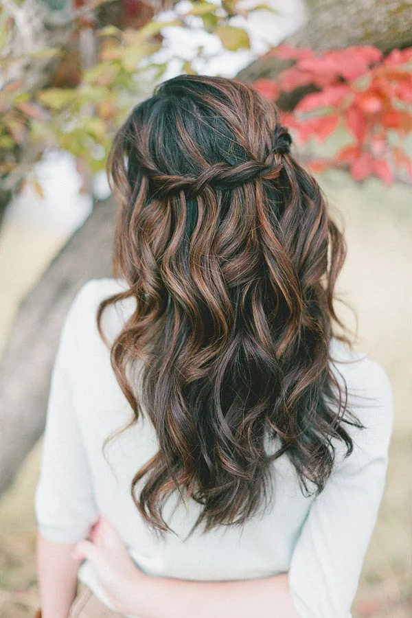 Long curls with a soft twist