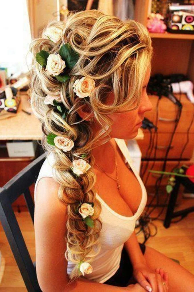 Bridal Hairstyle With Fresh Flowers
