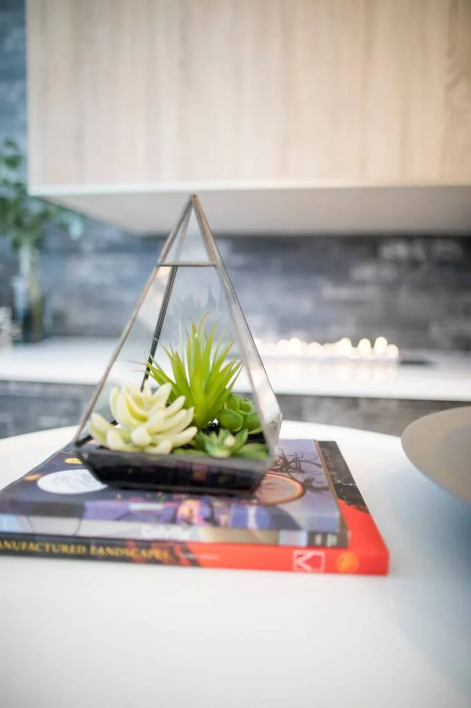 Flowers Accessories To Decorate Home