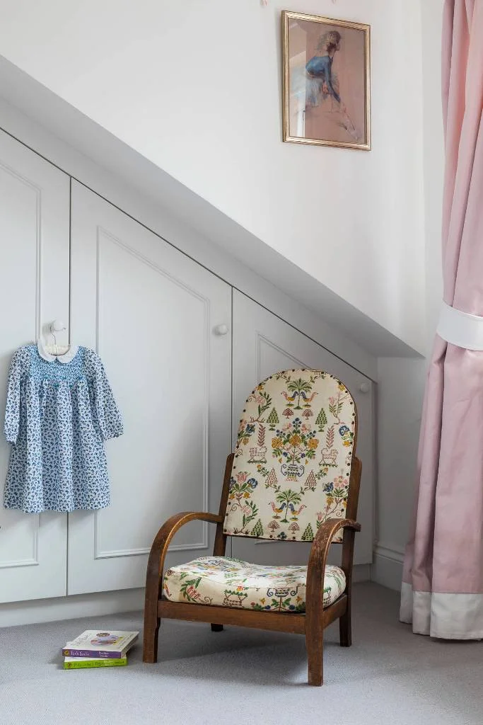 Girls bedroom with build in storage