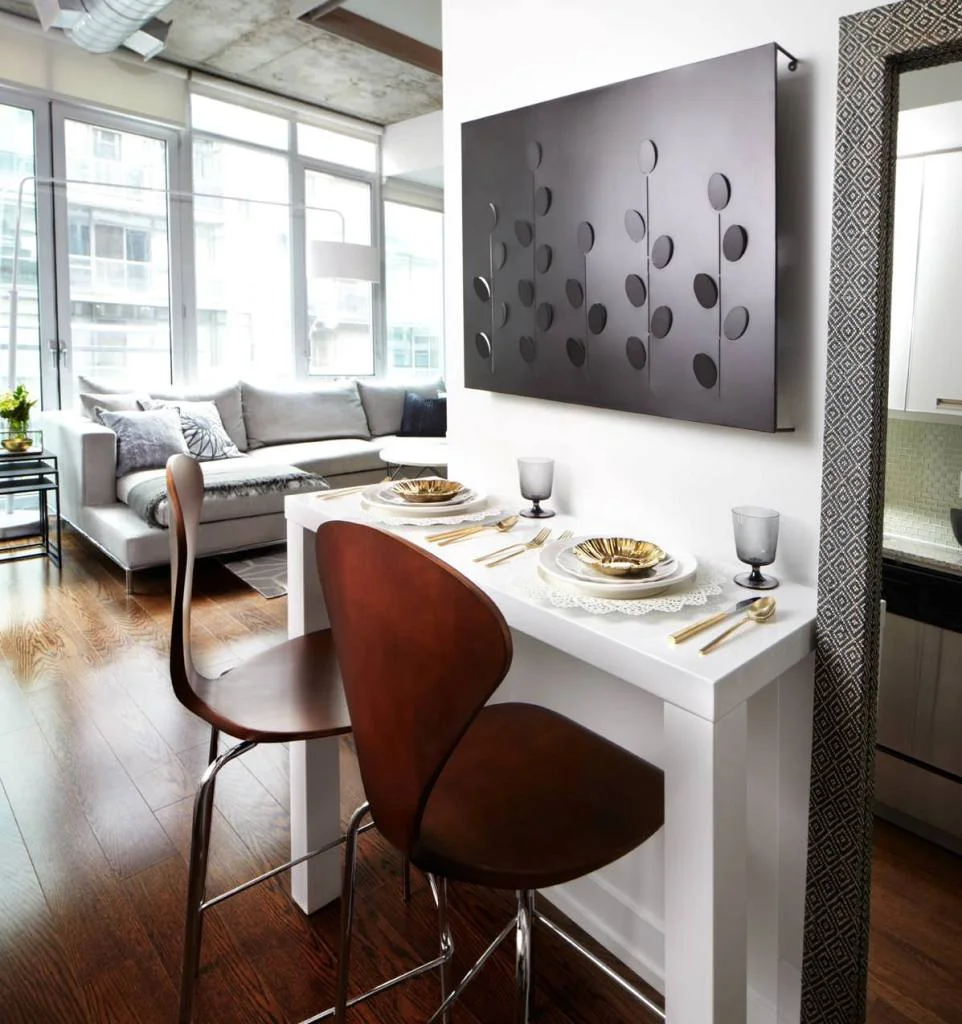 Small Dining Space In Living