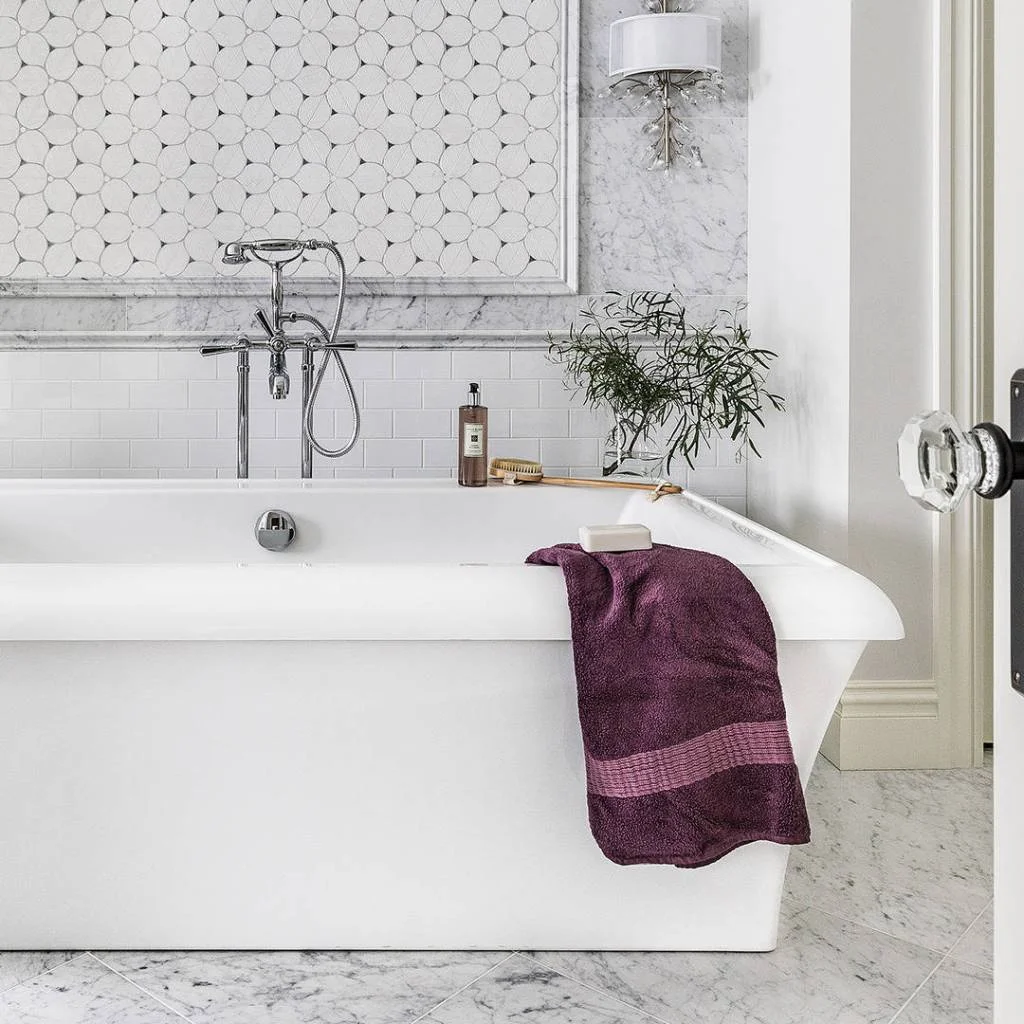 White Bathtub