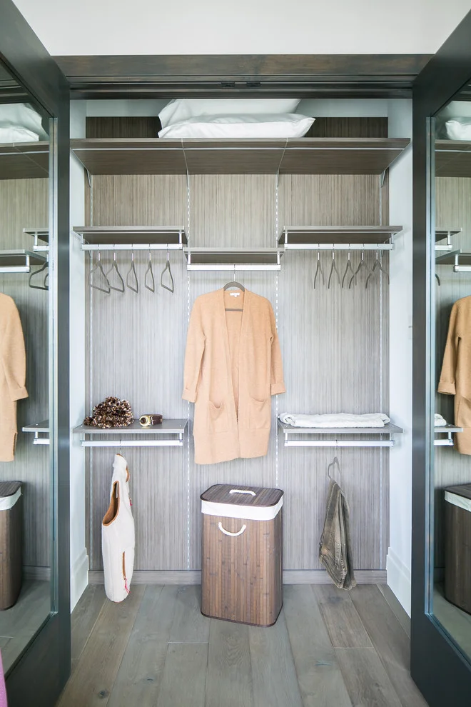 Wood Closet Design