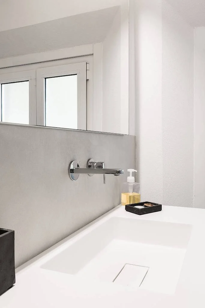 Grey Bathroom Walls