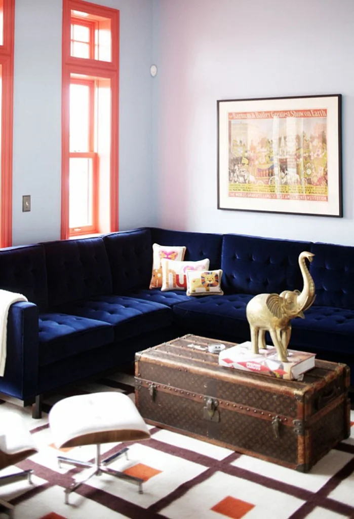 Vintage Coffee Table Trunks With Elephant Statue