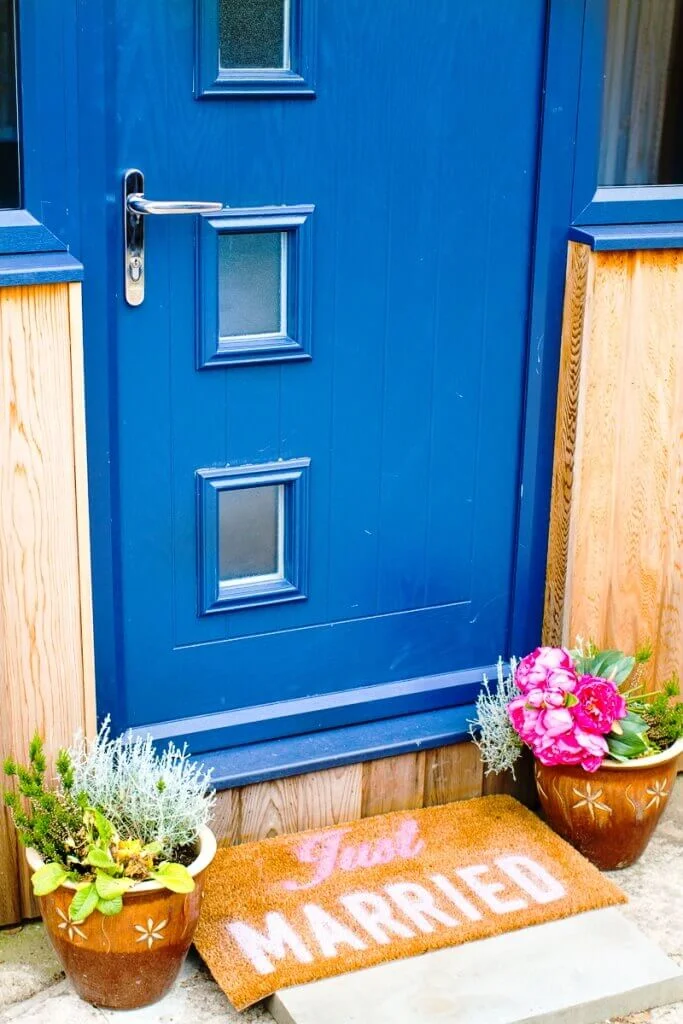 DIY Just Married Door Mat Spray Paint