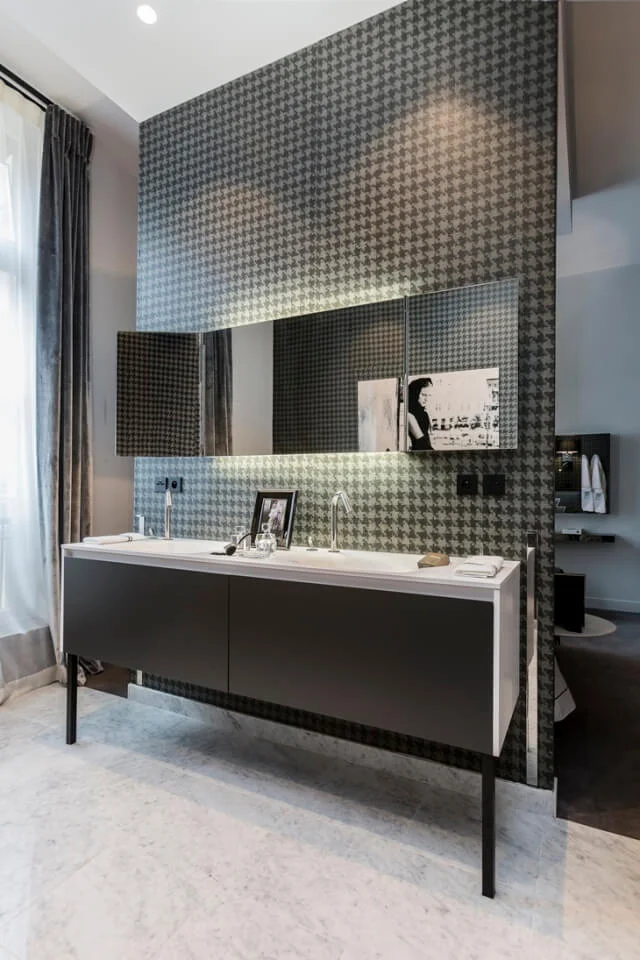 Luxurious Art Apartment bathroom wallpaper