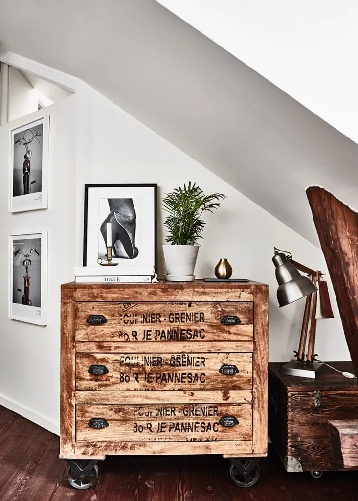 bedroom shelf wooden