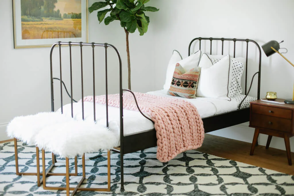 pink knit blanket
