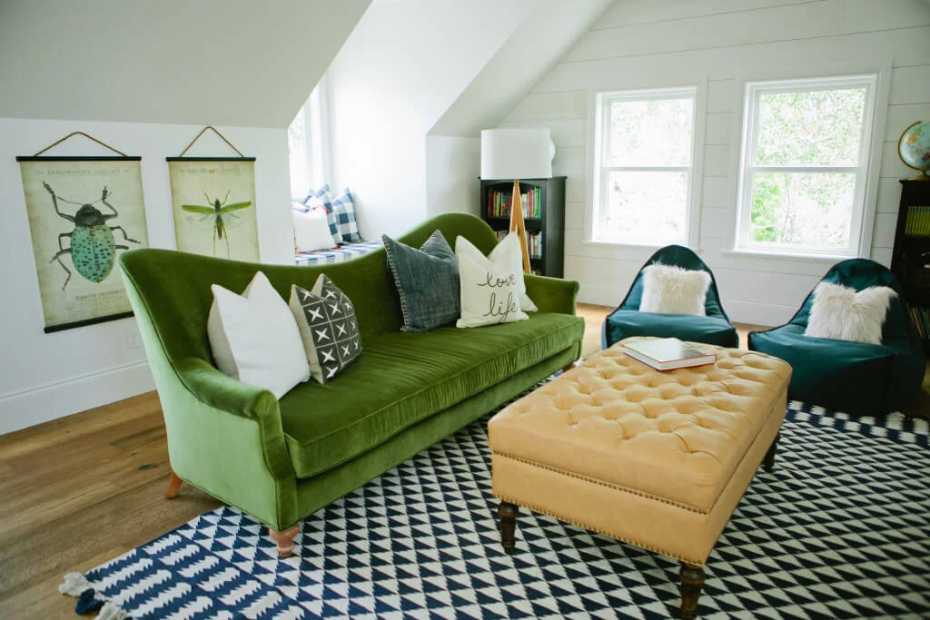 stylish tufted bench