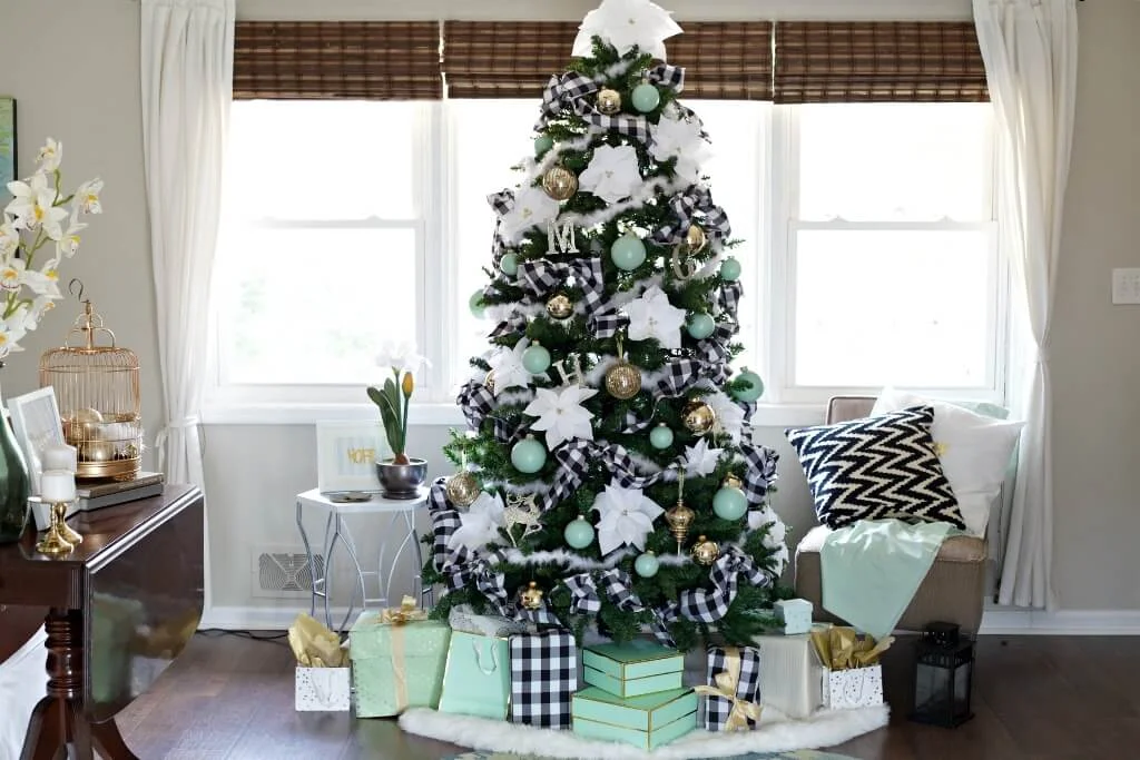 Cool Plaid Festive Christmas Tree