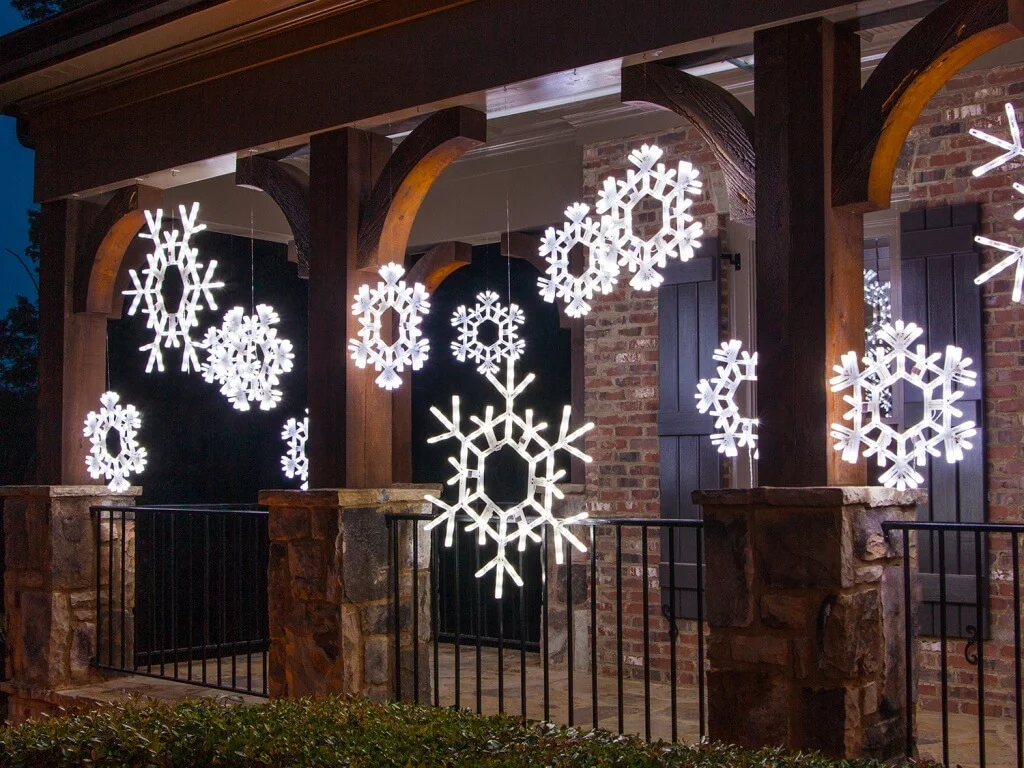 Cool White Snowflakes Decor