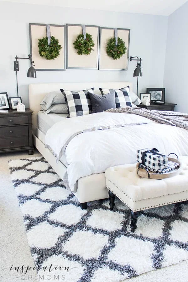 Elegant Bedroom Christmas Wreaths Decor