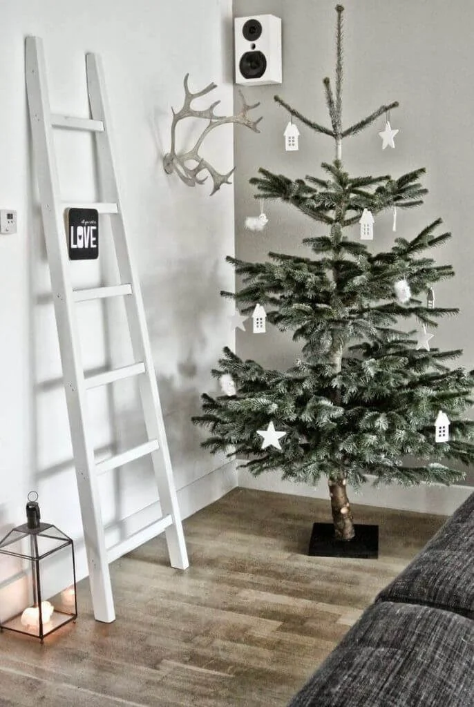 Minimal Christmas Tree Decoration