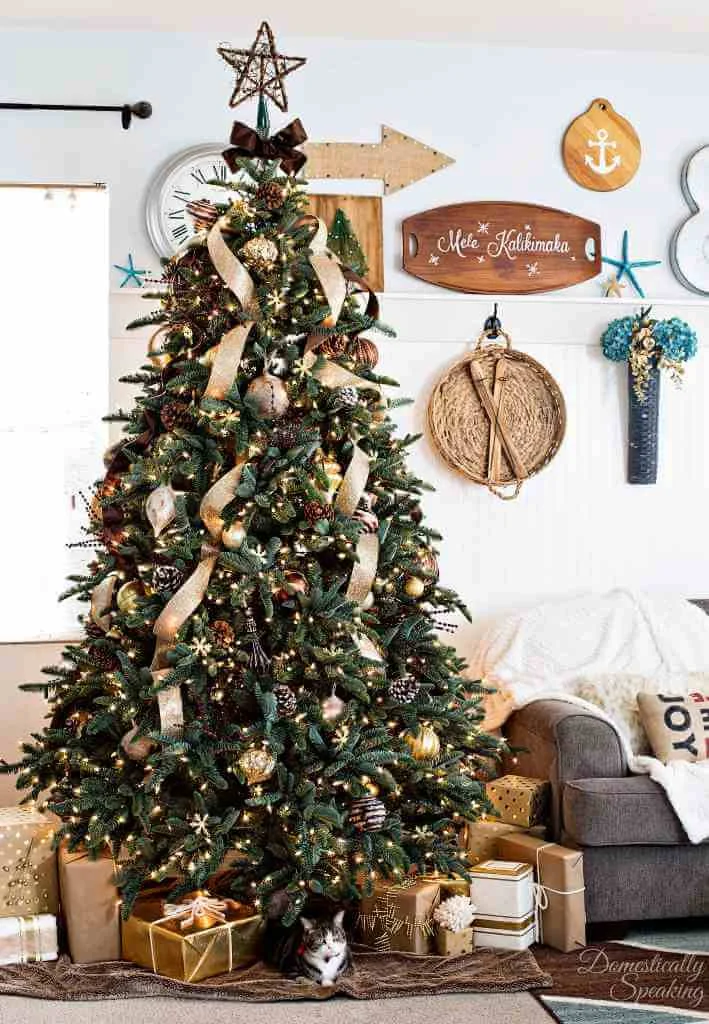 Rustic Christmas Tree Decoration