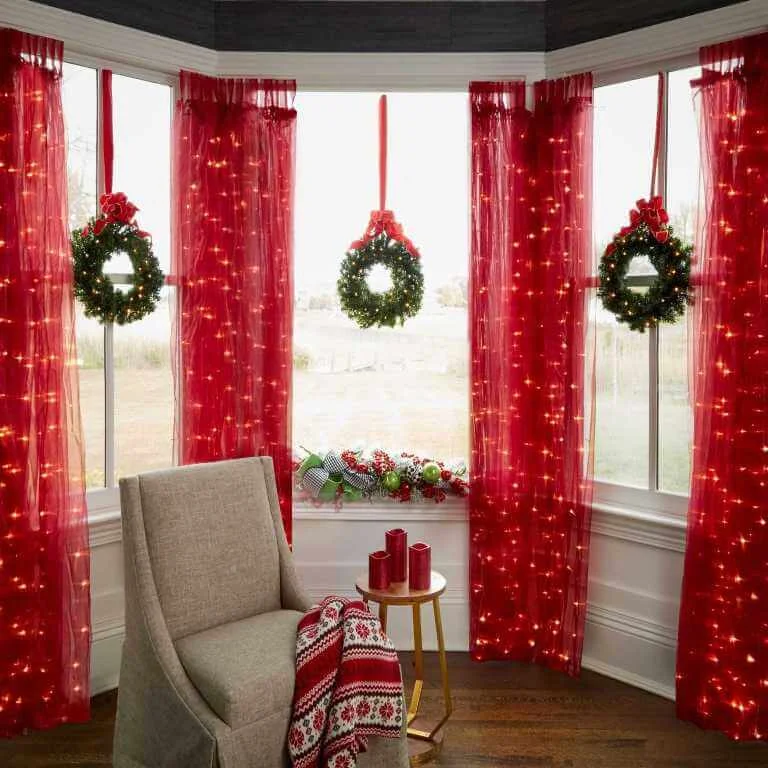 Traditional Festive Red Green Decor