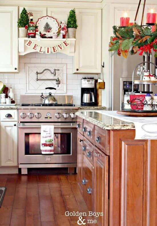 Cheerful Christmas Kitchen Decoration