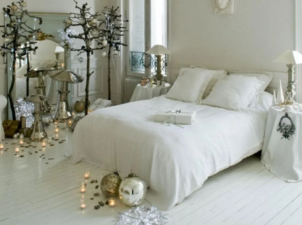 Christmas Bedroom Gold Decorations