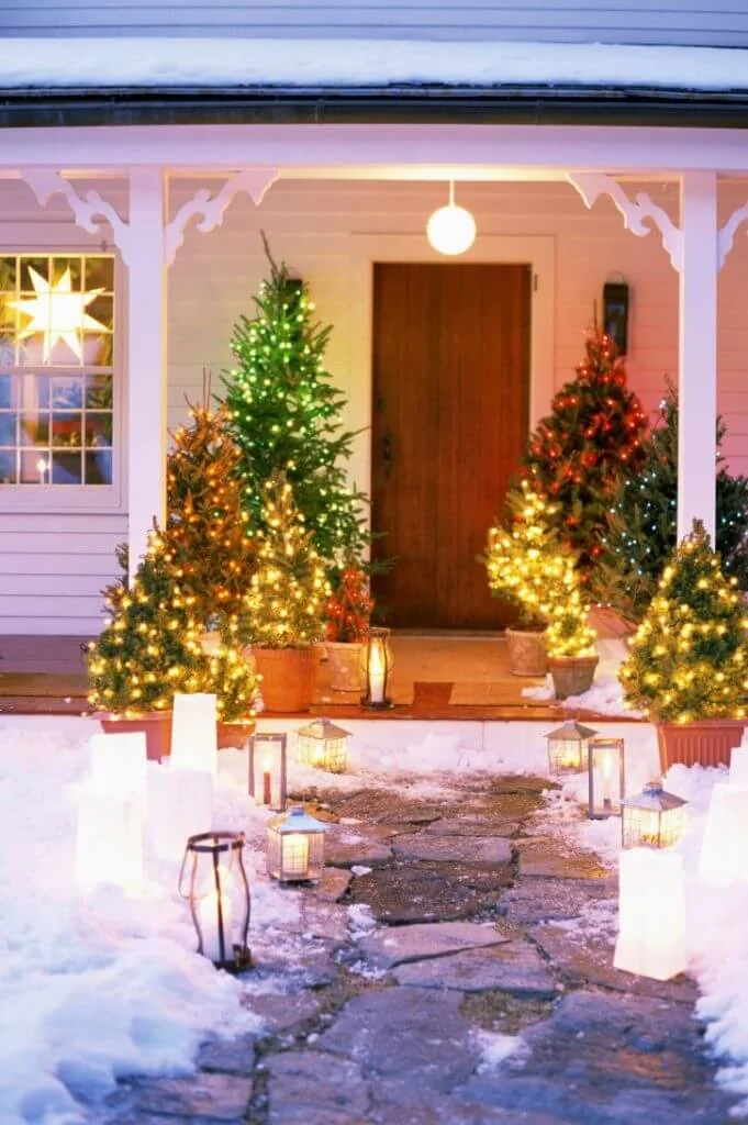 Entryway Lanterns In Ice Decor