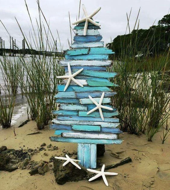 Front Yard Coastal Christmas Decor