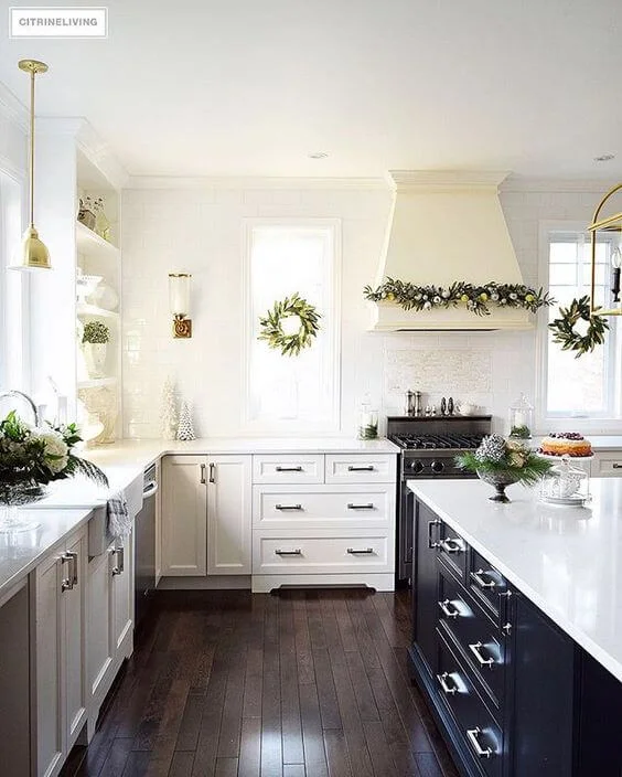 Minimal Christmas Kitchen Decor