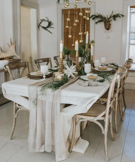 Modern Rustic Christmas Table Decoration