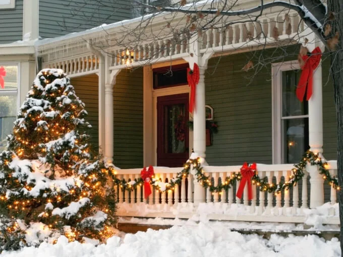 Outdoor Christmas Garland Decoration