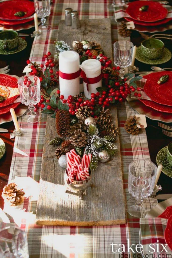 Rustic Farmhouse Christmas Table Setting