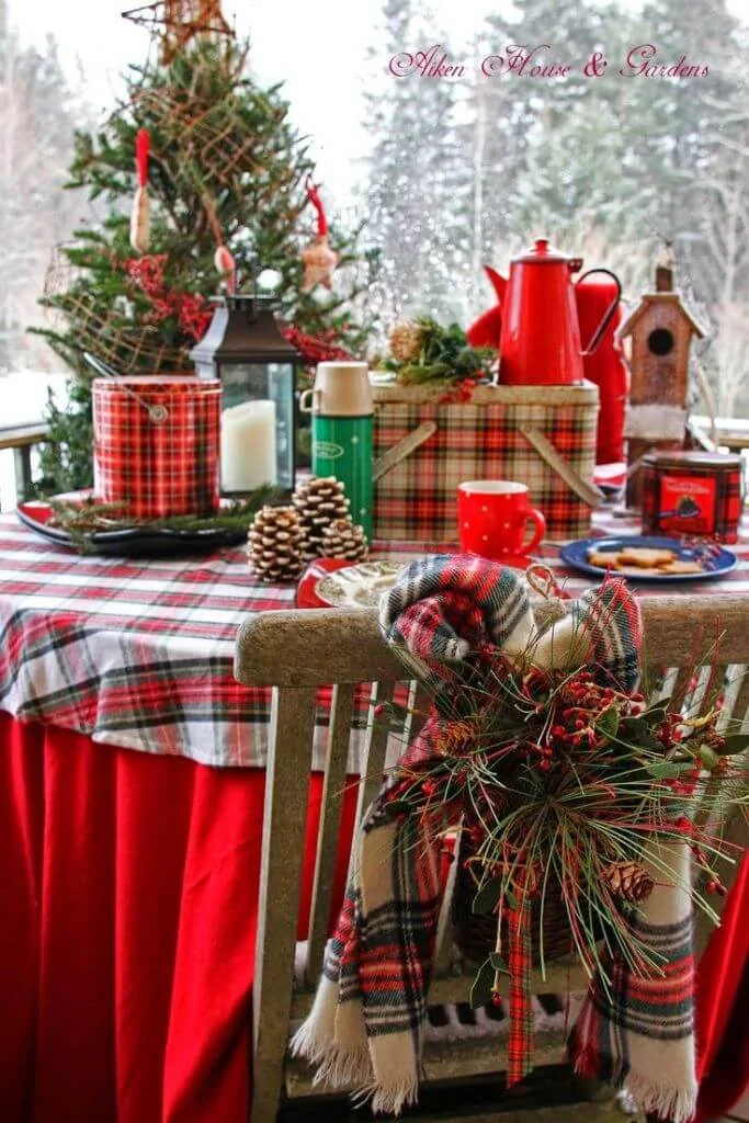 Rustic Plaid Dinner Table Decor
