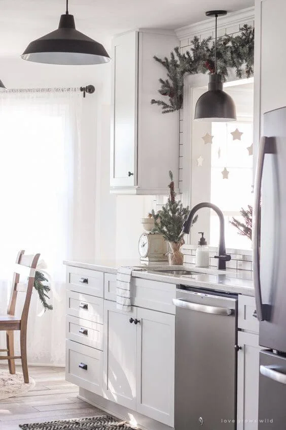 Simple Kitchen Christmas Decor