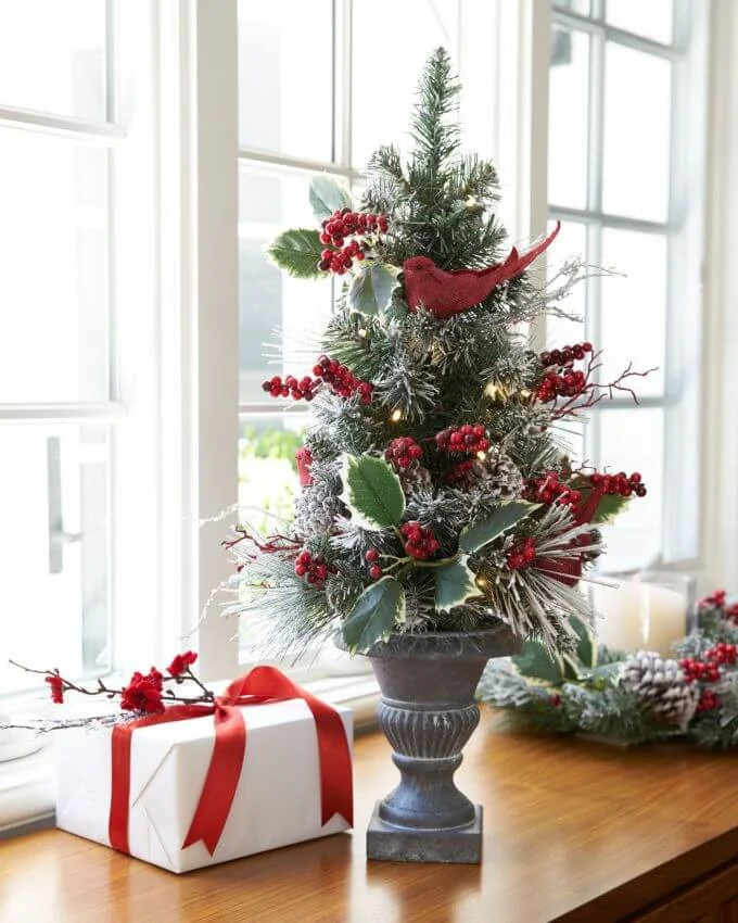 Christmas Tree Natural Cranberry Decor