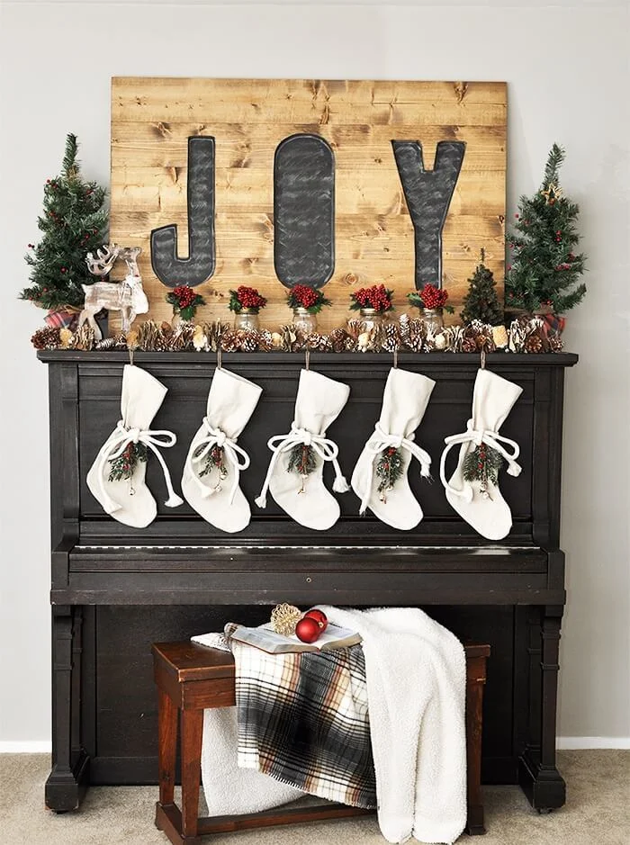 Rustic Woodland Christmas Mantel