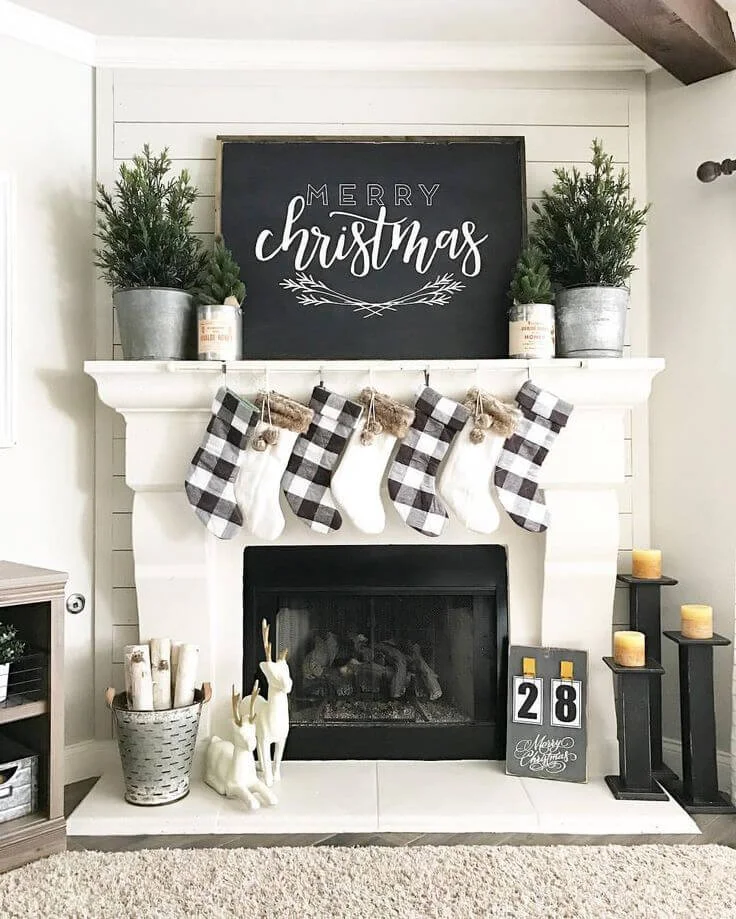 Simple Black White Christmas Decoration