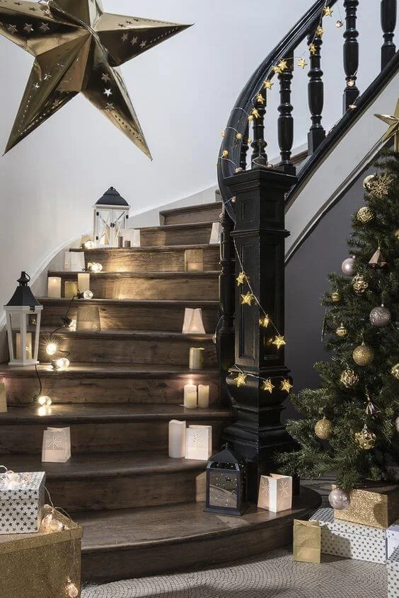 Traditional Lanterns Stairs Decor