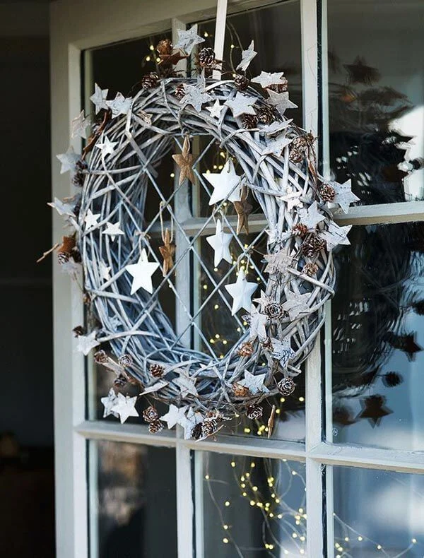 Attractive Stars Wreath Decoration