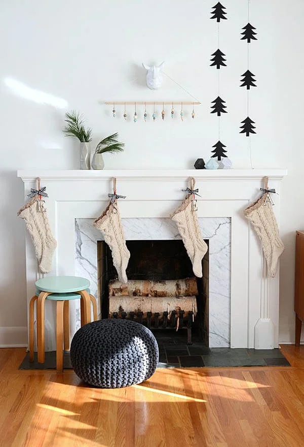 Minimal Christmas Mantel Decoration