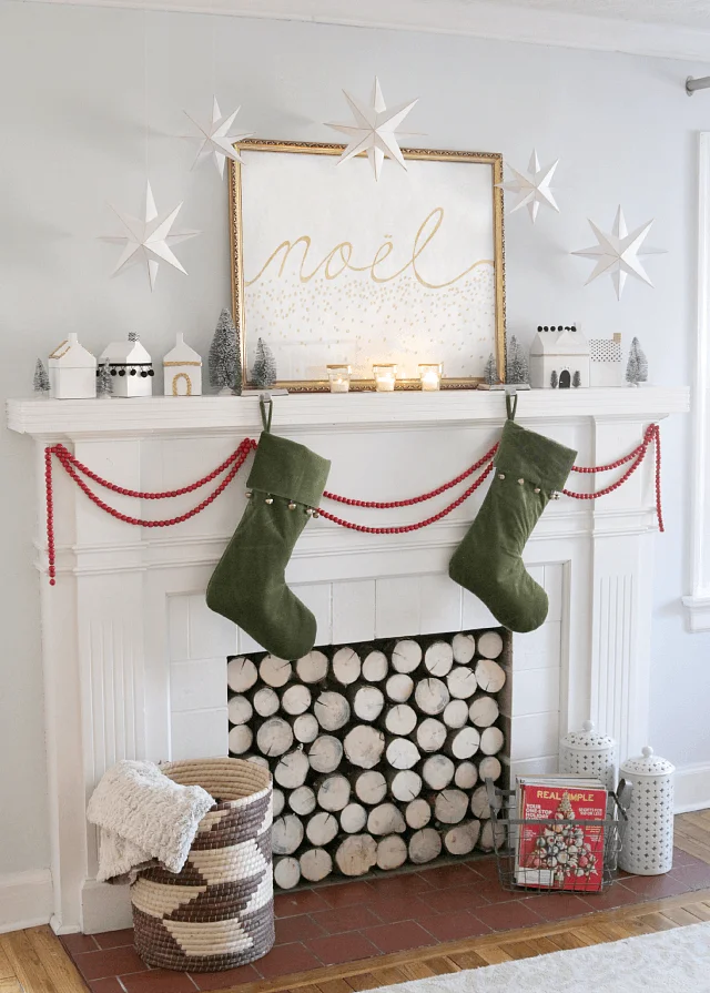 Simple Scandinavian Christmas Mantel