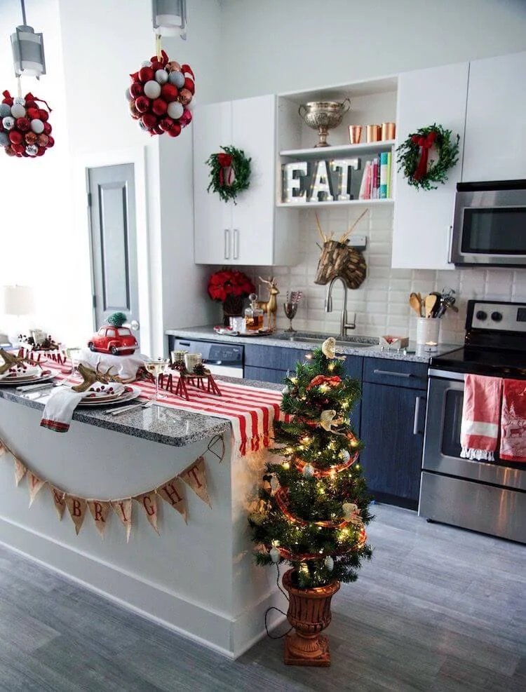 Small Kitchen Christmas Decoration
