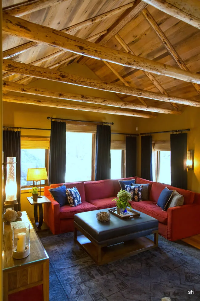 Rustic Small Space Living Room Design