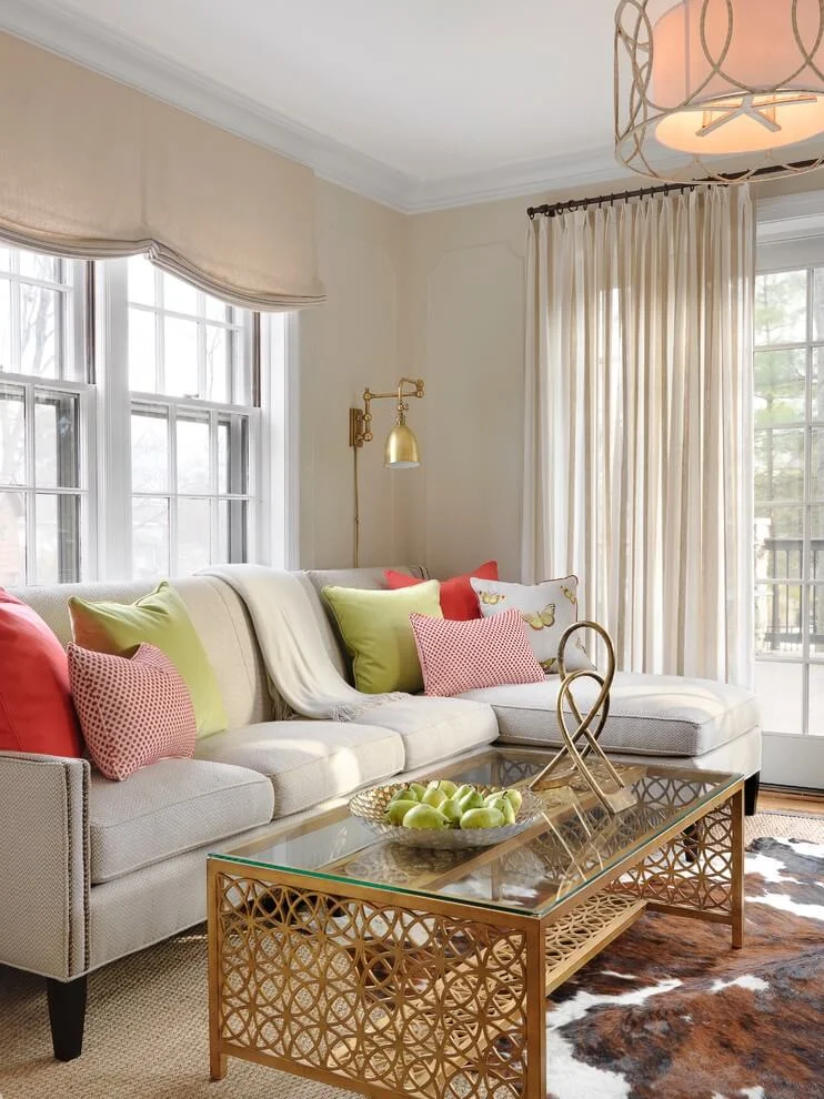 Vintage Decor Regal Living Room