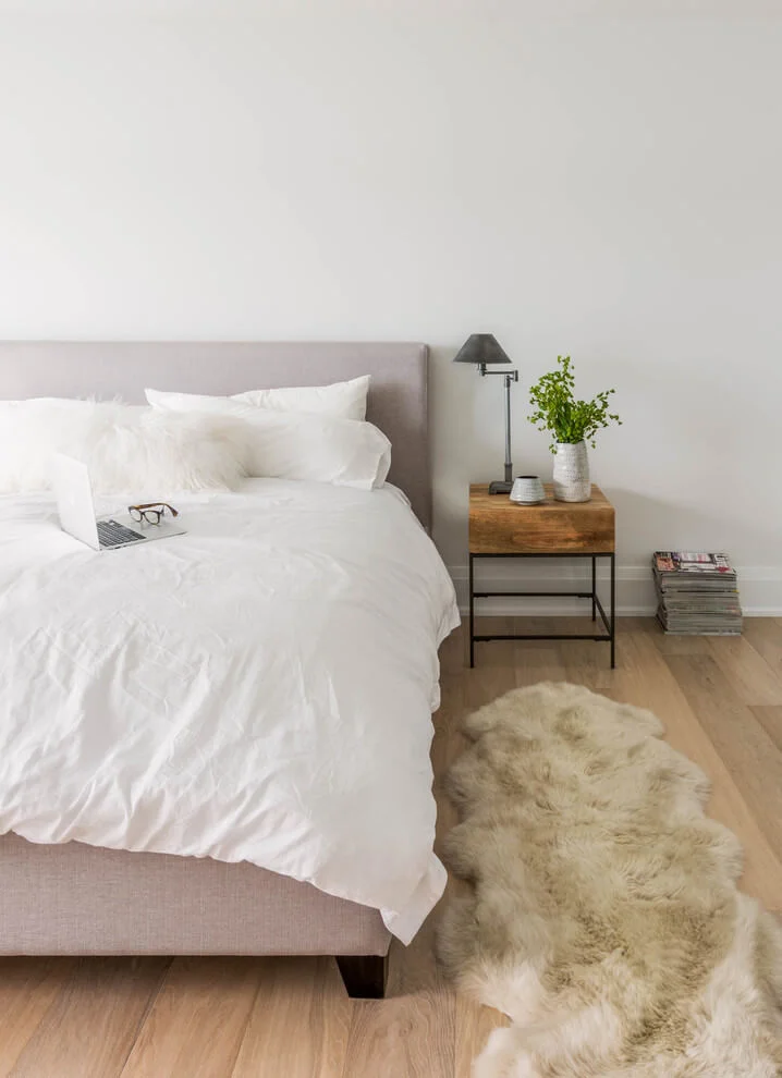 Sophisticated Look For Minimalist Bedroom