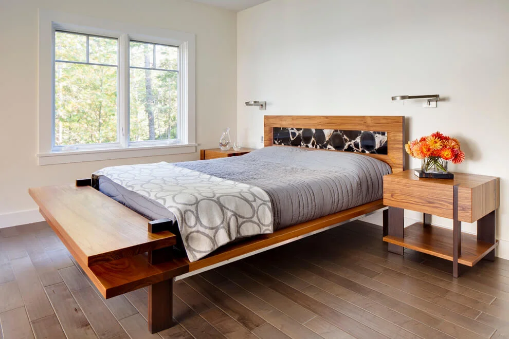 White And Wood Bedroom Decor
