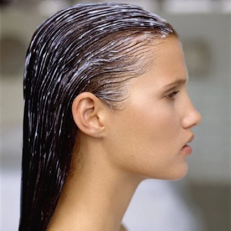 Apply a Deep Conditioning Hair Mask