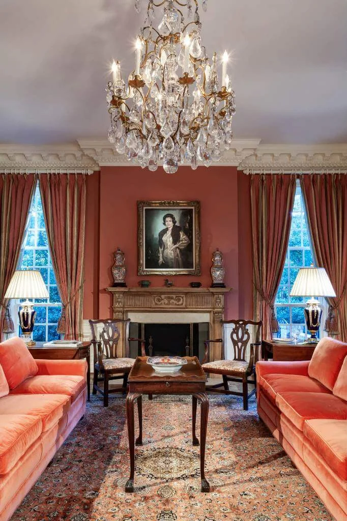 Bold and Glamorous Room Decor