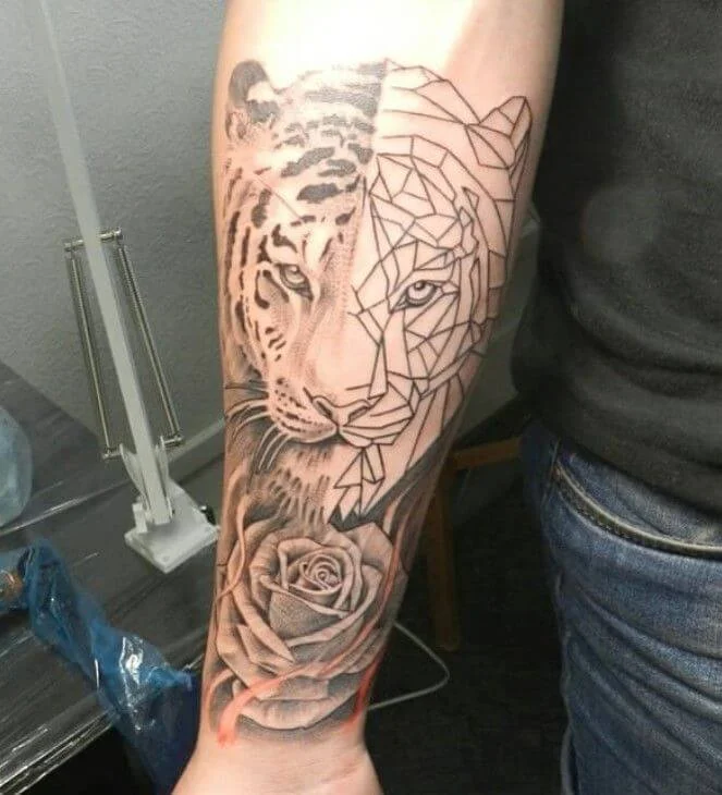 Half Geometric Tiger Design