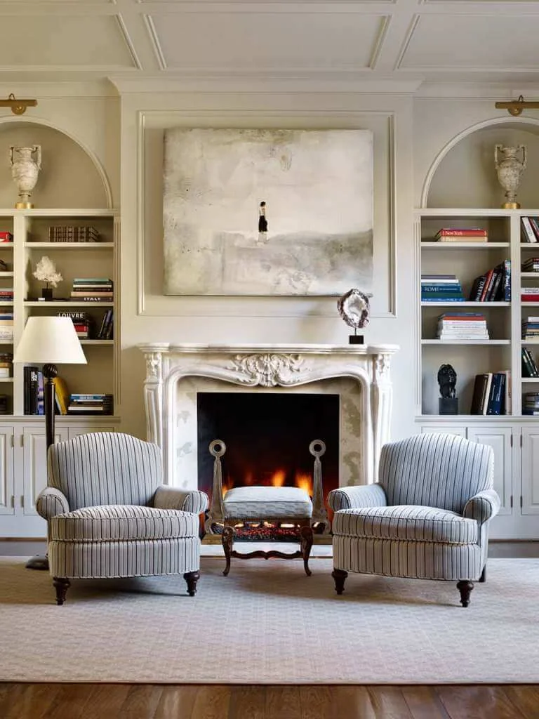 Minimalist Traditional Family Room