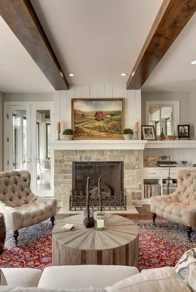 Vintage Touches In Simple Decor