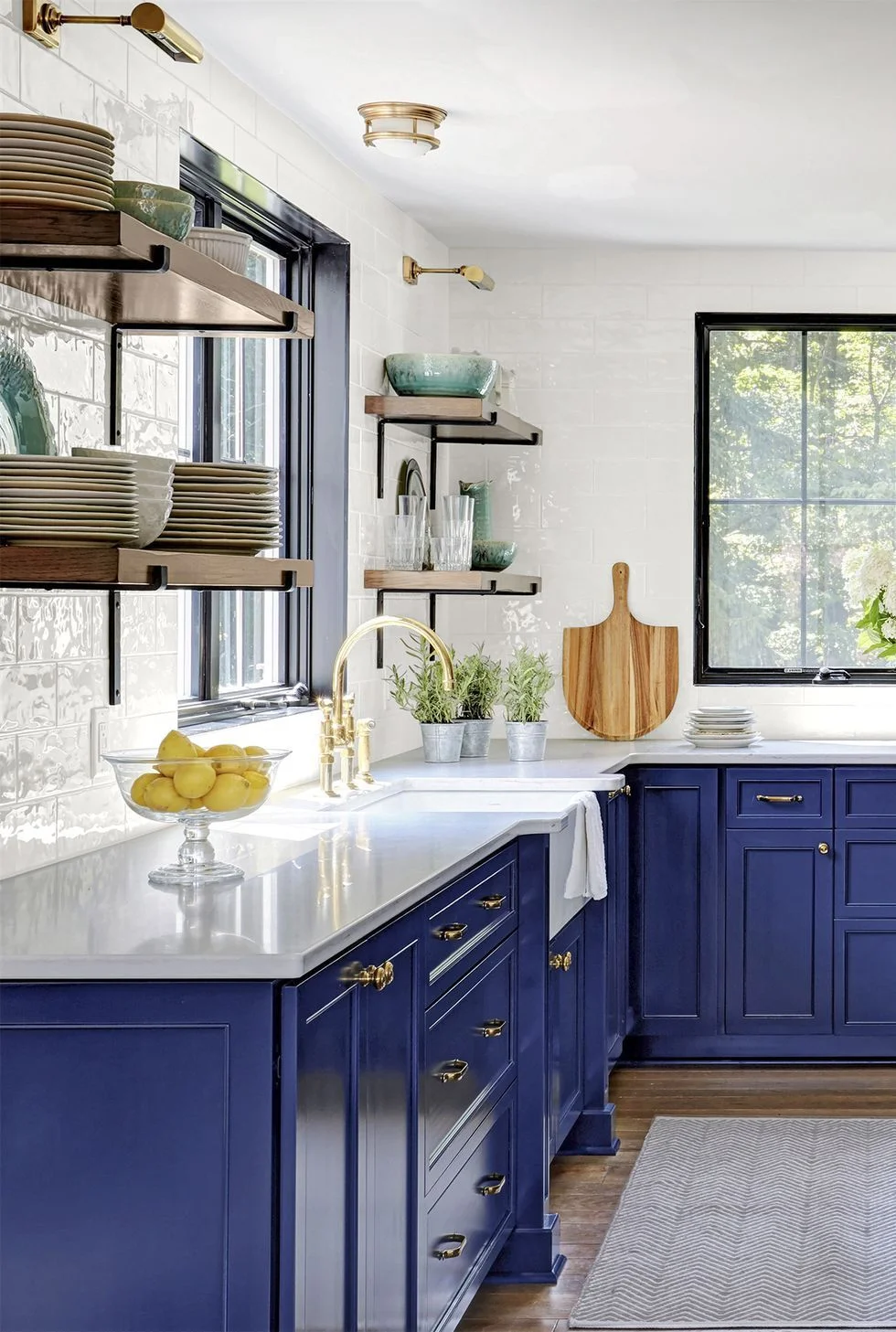Navy blue kitchen cabinets 2